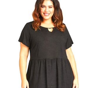 Avenue Keyhole Black Tunic Top Size: 22/24